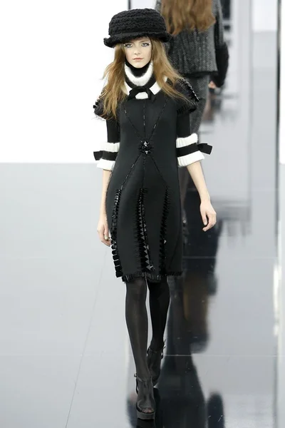 Look 50